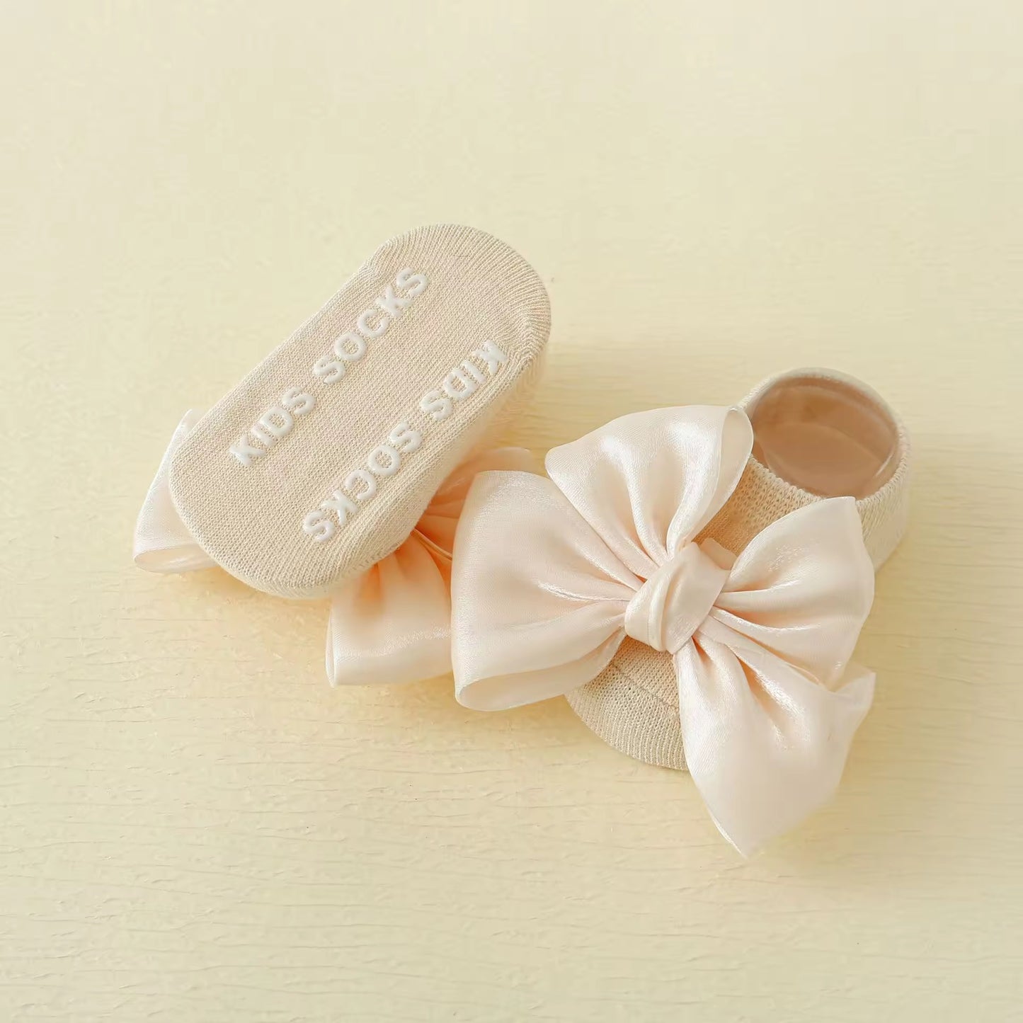 Skin baby bow socks