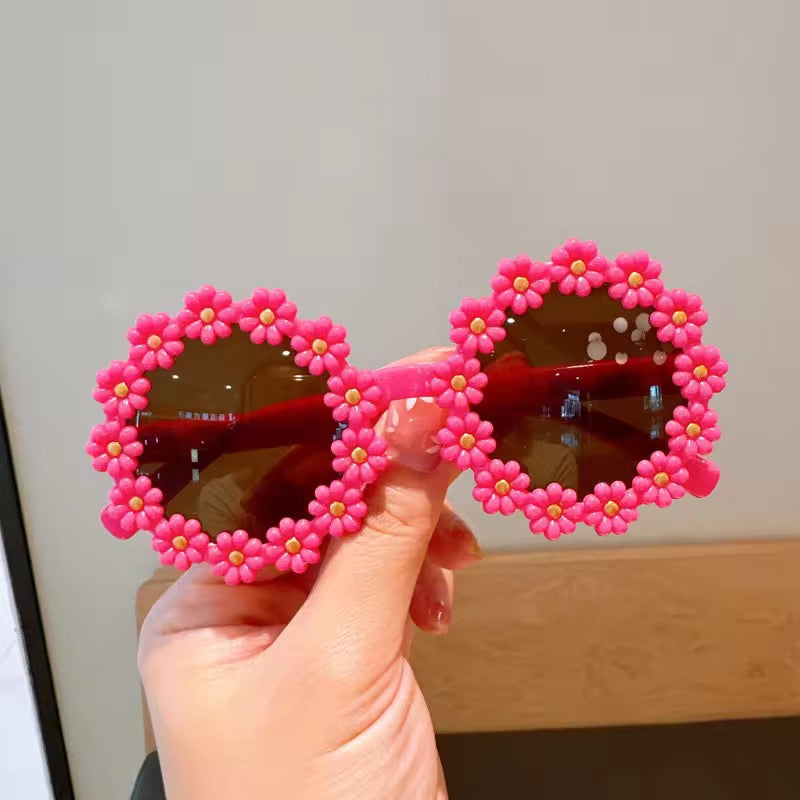 Hot pink daisy flower sun glasses