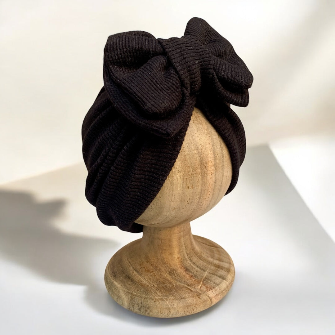 Black bow cap