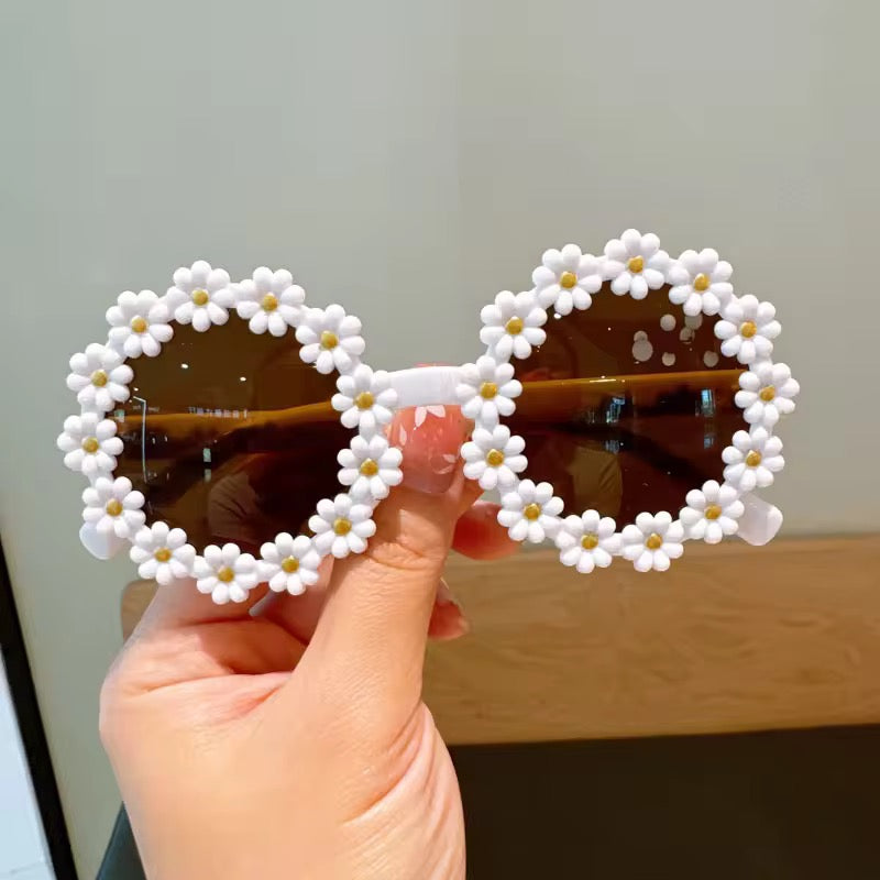 White cute daisy flower sunglasses