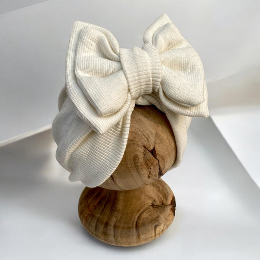 White bow cap